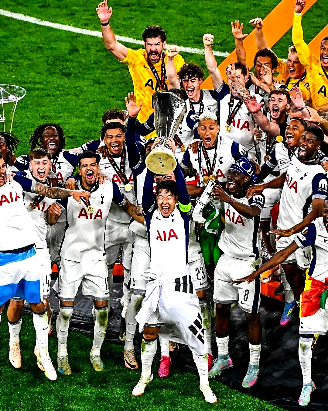 欧联杯决赛激情夜！斯瓦泰克里突外投，本菲卡横扫利物浦的简单介绍